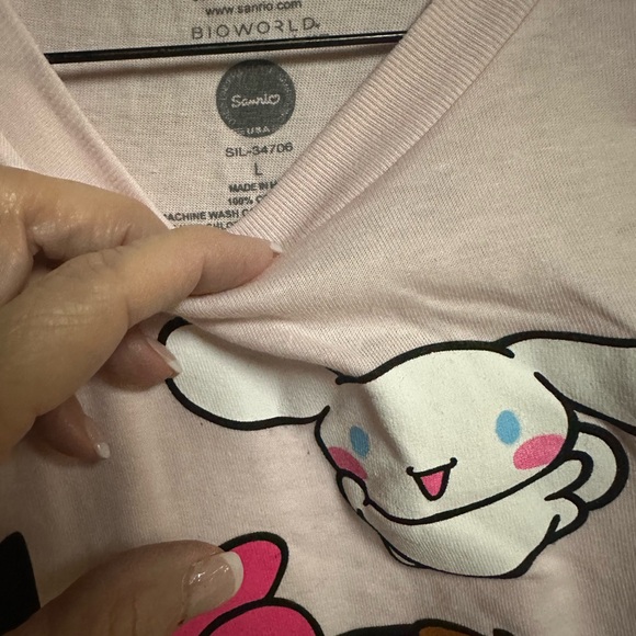 Bioworld Hello Kitty and Friends Light Pink T-Shirt NWOT - Picture 3 of 4